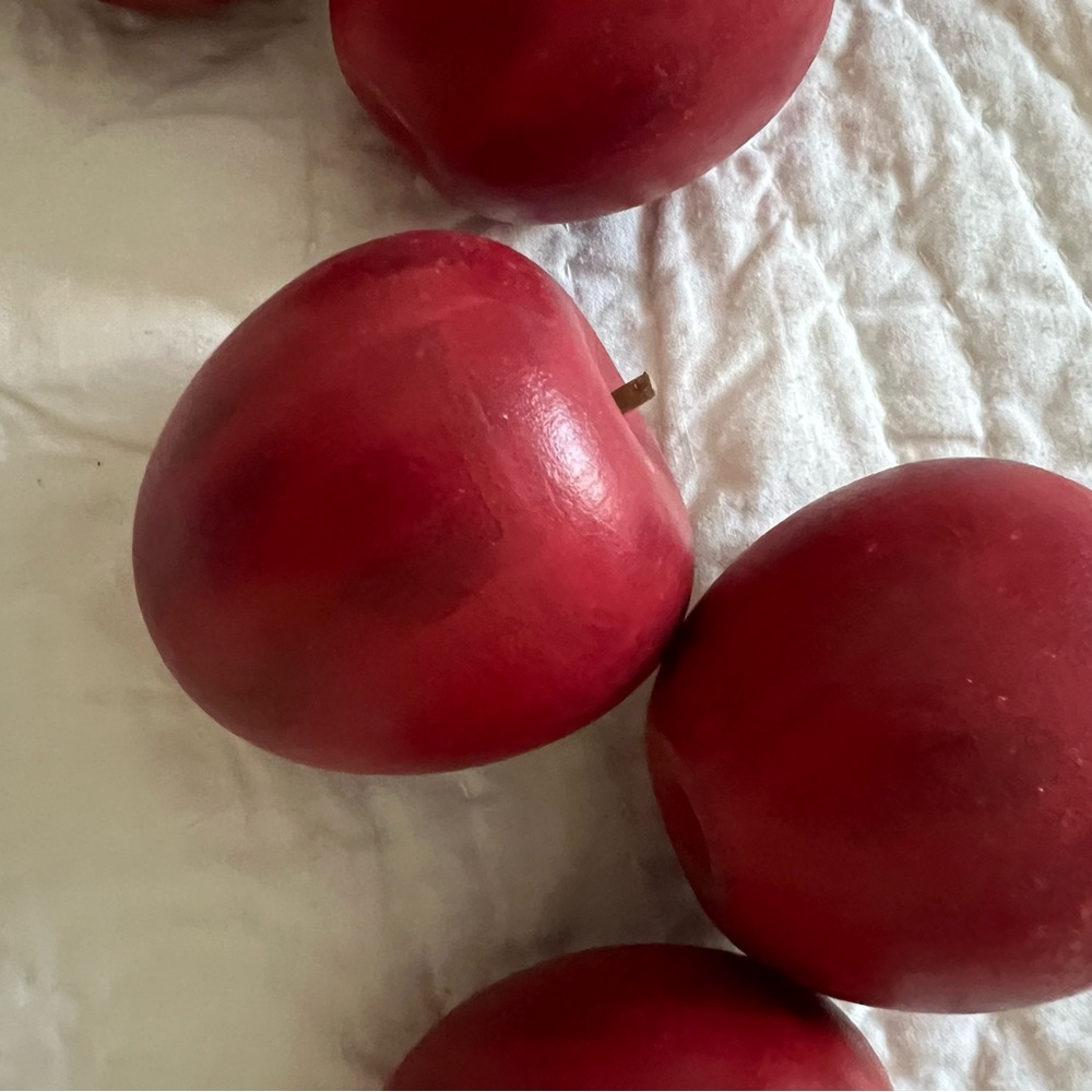 Six Solid Wooden painted  Apples NWOT - Picture 8 of 8